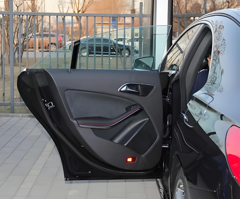 Kalup za ploču vrata automobila